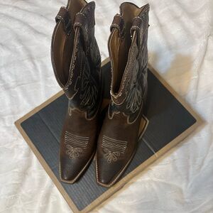 Ariat women daisy western size 10B boots
